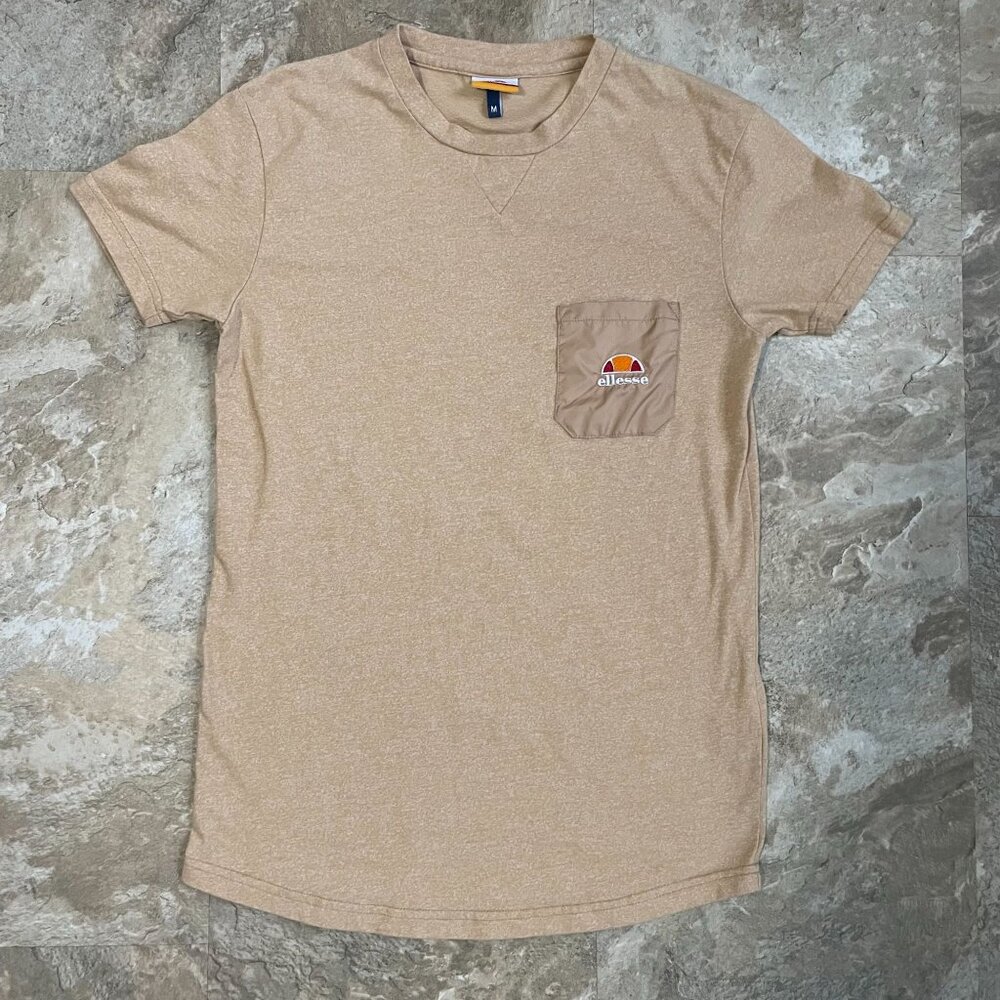 ELLESSE SHORT SLEEVE POCKET TEE MEN'S MEDIUM EMBROIDERED CREWNECK T-SHIRT - Picture 1 of 5